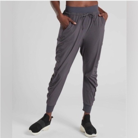 Athleta Pants - Athleta Attitude Jogger ruched sides size 2